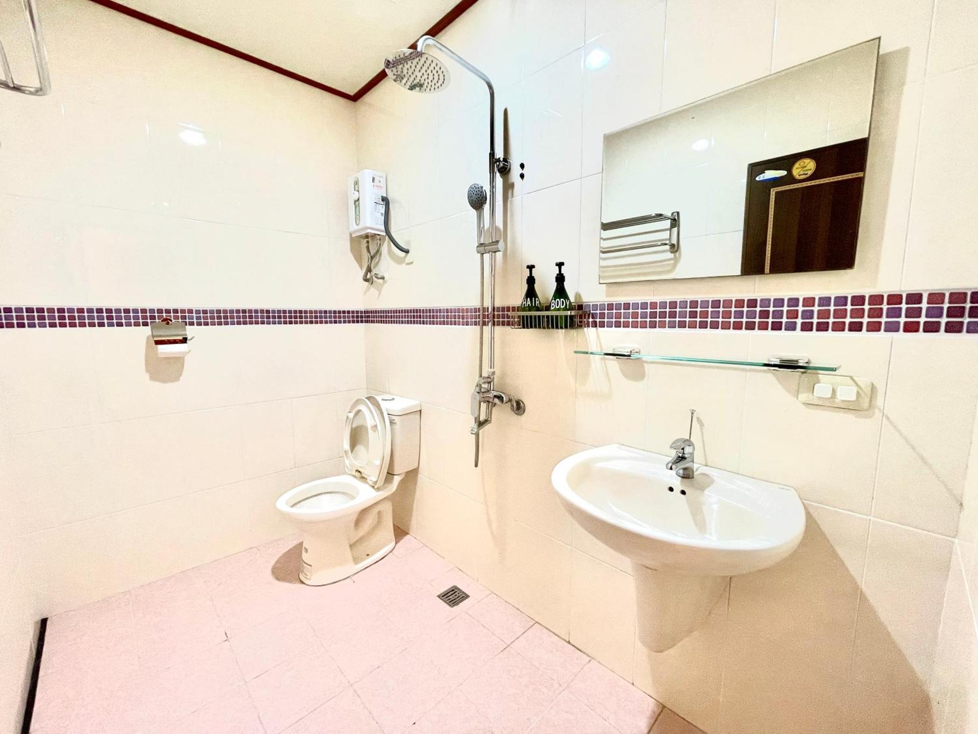 Snug-Nine Hotel Старе місто Хенчун Екстер'єр фото
